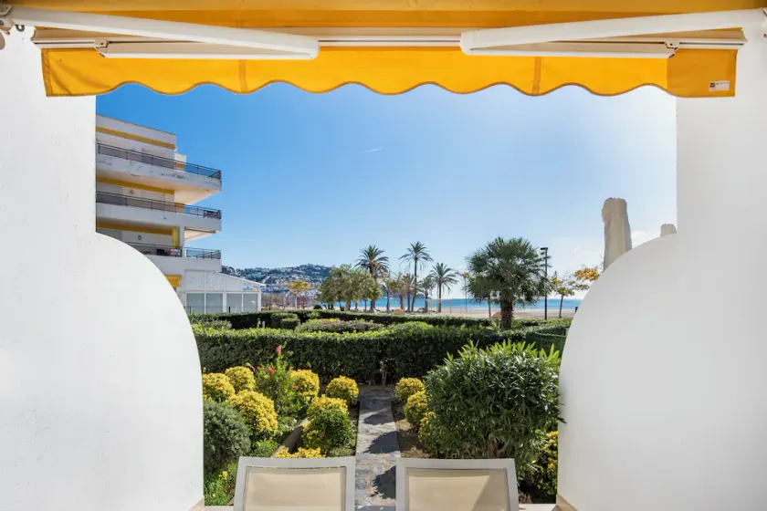 Wohnung am Strand, Terrasse, Garten, privater Parkplatz, Wi-Fi - Image 1