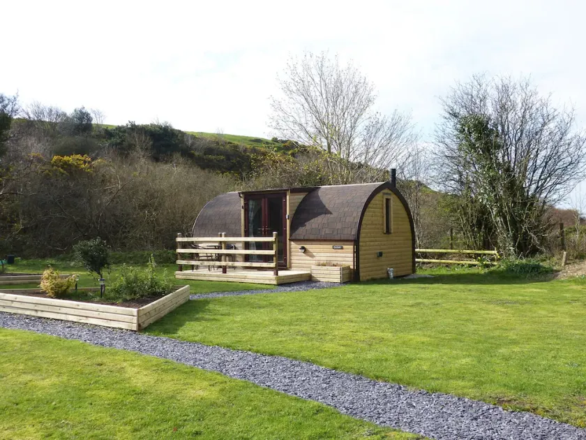 GELERT POD, pet friendly, country holiday cottage in St Asaph - Image 1