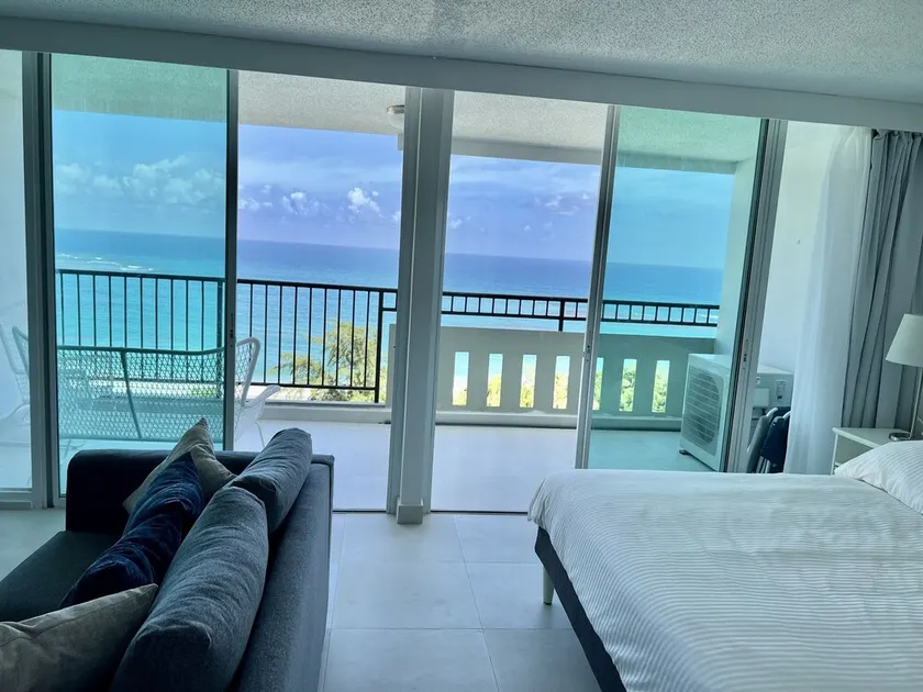 Caribbean Beach front King bed with large balcony - Image 1