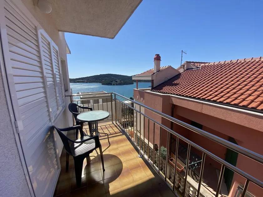 Apartments Rada (26811-A1) - Tisno - island Murter - Image 1