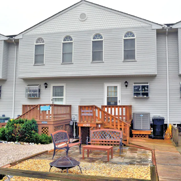 Tern Inn - Water Front - Townhouse, deep water dock. LINENS AND TOWELS, - Image 1