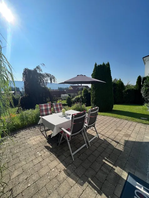 Ferienwohnung 'Sonnenhang' mit Bergblick, privater Terrasse und WLAN - Image 1