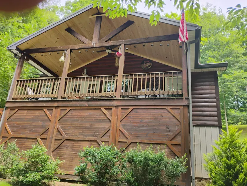 Welcome to Whipsaw a beautiful cottage ,just a 5 minute walk to see the lake!! - Image 1