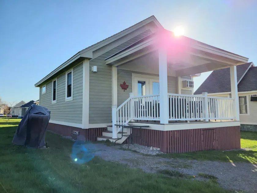 Sandbanks Cottage Resort Villa in Prince Edward County 23B - Image 1