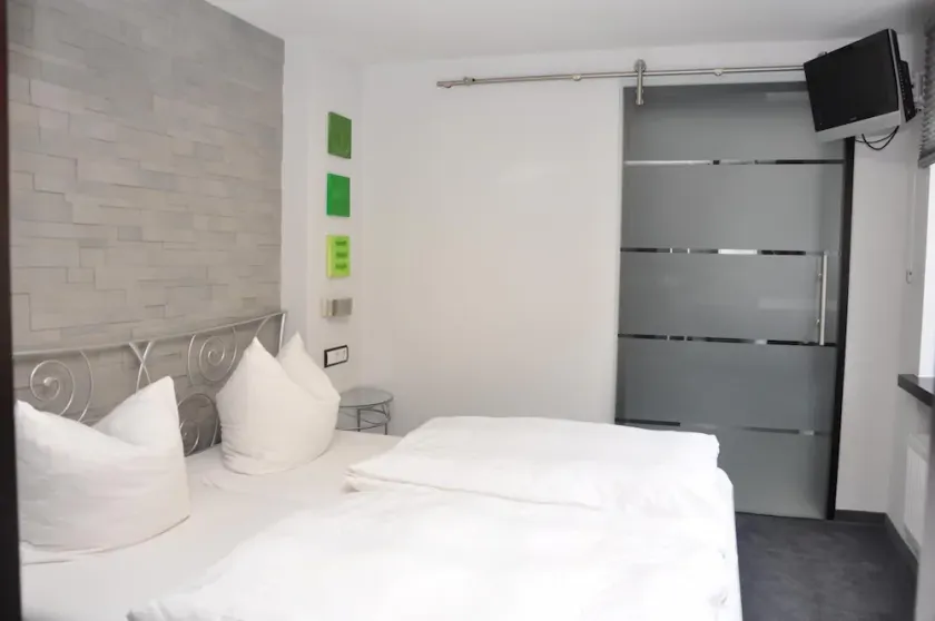 Hotel Goldene Sonne - Image 1
