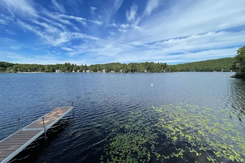 Waterfront Cottage and Ski Getaway - Image 1