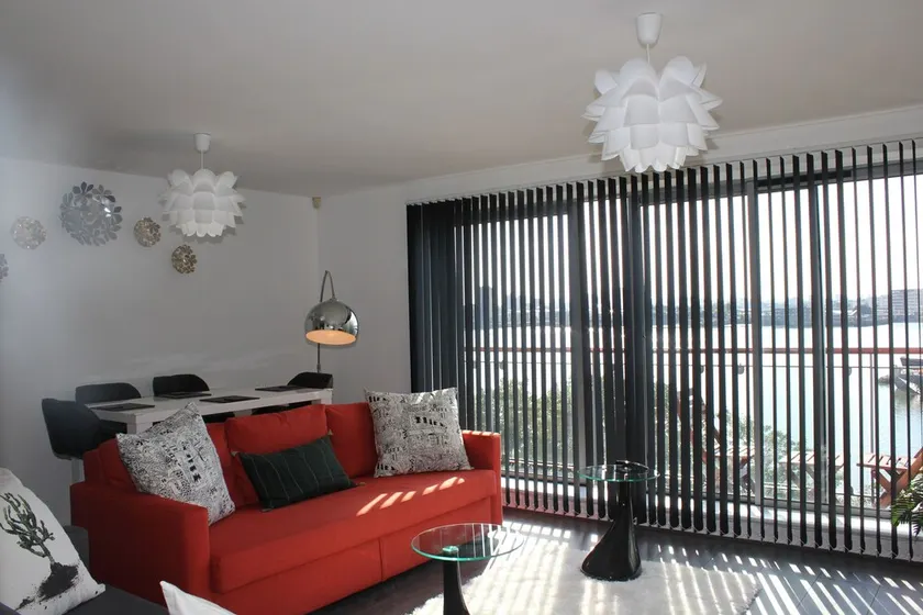 Miles Close Apartment - Image 1