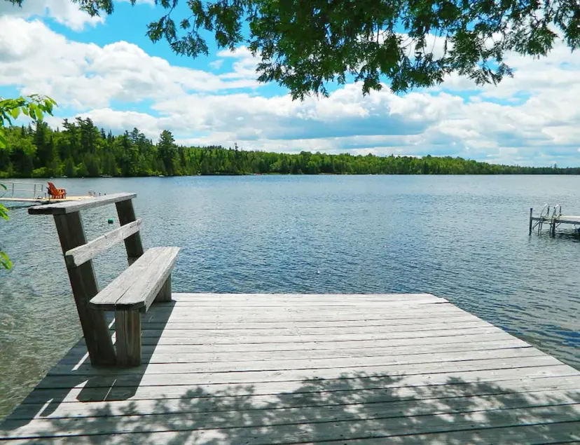 Njut av den lugna, orörda regionen Loon Lake - Image 1