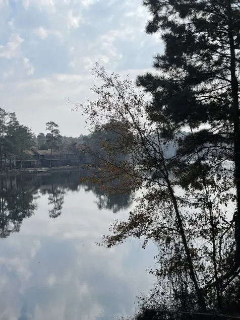 LAKE FRONT GUESTHOUSE - Image 1