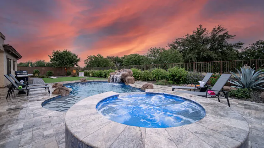 Heated Pool/Spa. Putting Green. Ping Pong. Bikes. Family Fun. - Image 1