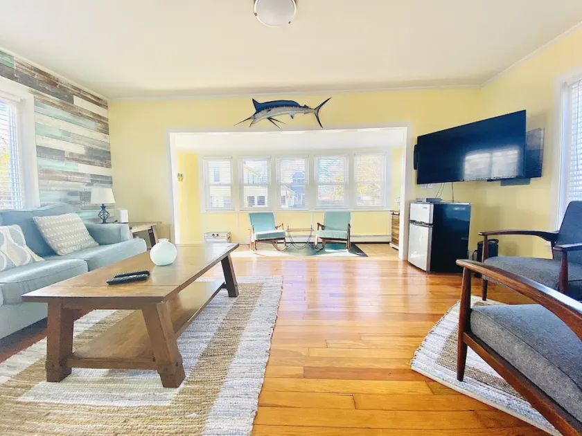 Charming 3 Bedroom Beach Cottage near Newport RI! - Image 1