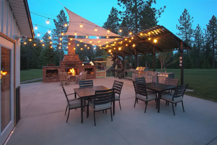 Perfect for corporate retreats, family reunions. Near Silverwood. Sleeps 38! - Image 1
