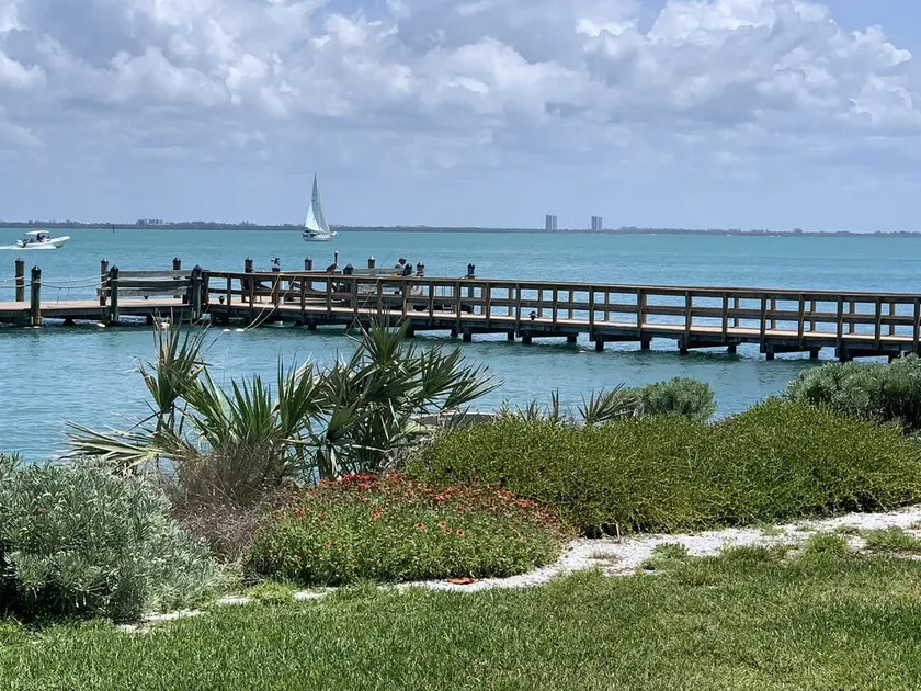 Stunning Views at Mariner Pointe 541 - Image 1