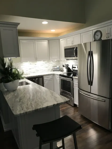 Majestic Pines Condo ~ minutes away from downtown Saugatuck - Image 1