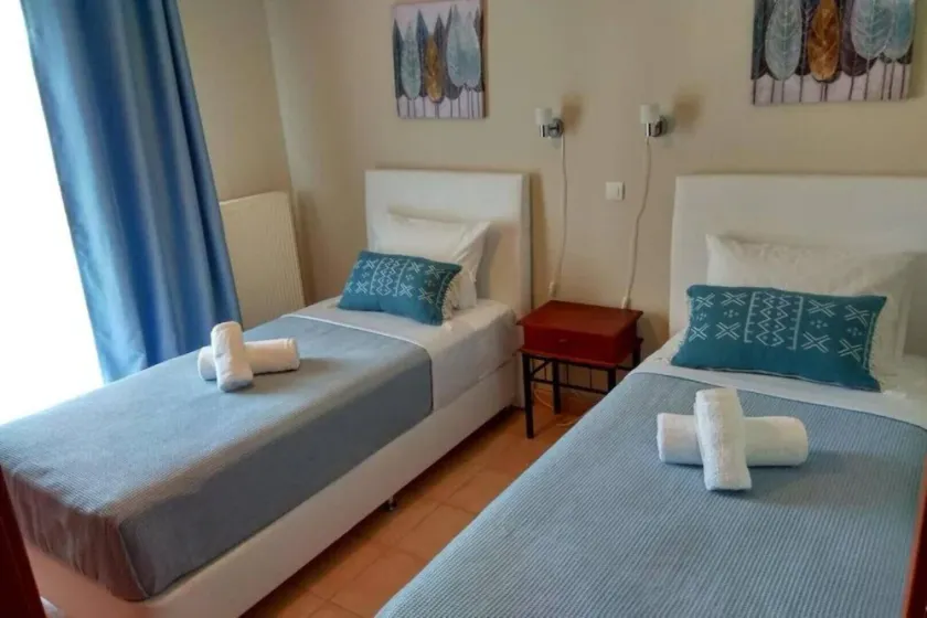 Christos Central Apartment Two Bedroom Apartment Sleeps 5 - Image 1