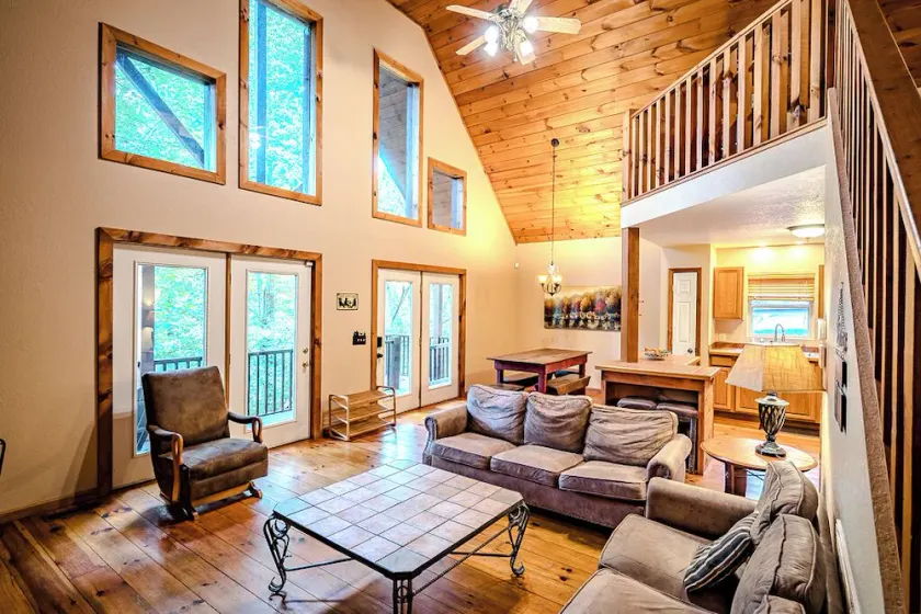 Amazing Cabin w / Firepit, Gametable, Hot Tub, Wifi, Kabel - Image 1