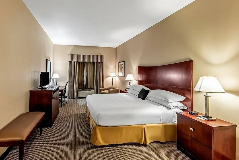 Comfort Meets Affordability at Red Lion Inn & Suites Mineral Wells! Onsite Pool! - Image 1