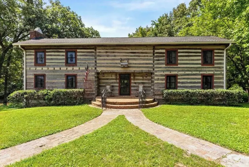Spacious Large Cabin at Harding near I-65/Downtown Franklin - Image 1