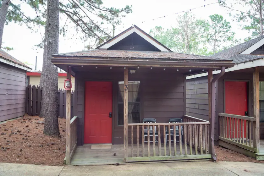 1 rm cabin, shared bth house, at Kick Back Ranch. - Image 1