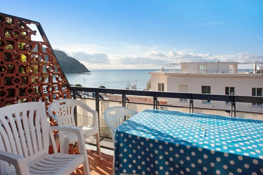 Appartement \"Casa Bruno et Iris\" avec vue mer, balcon et Wi-Fi - Image 1