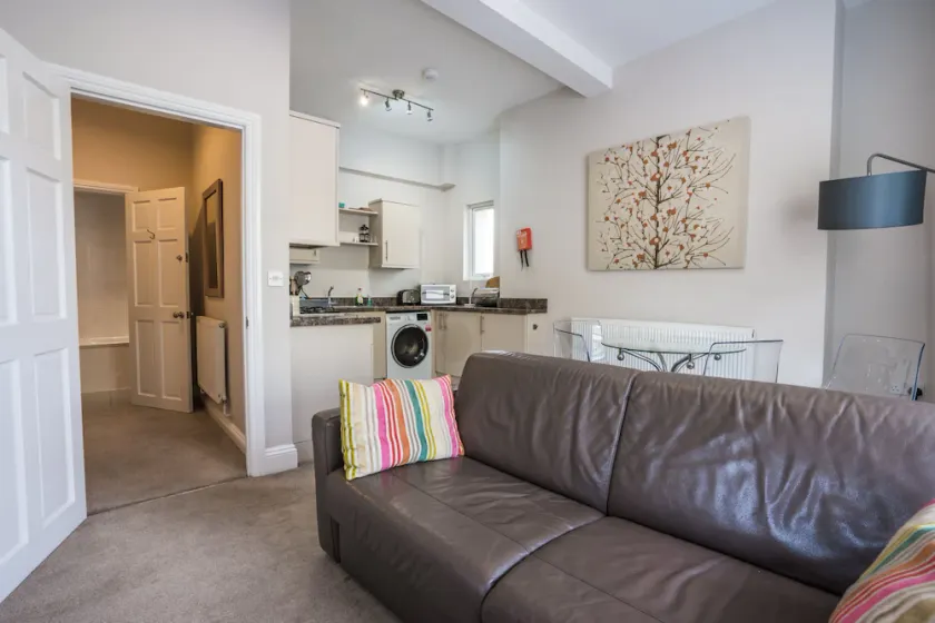 11 Astor House - una cama moderna y confortable apartamento en planta baja - Image 1