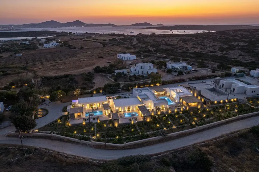 Noble Pearl Villas Paros - Image 1