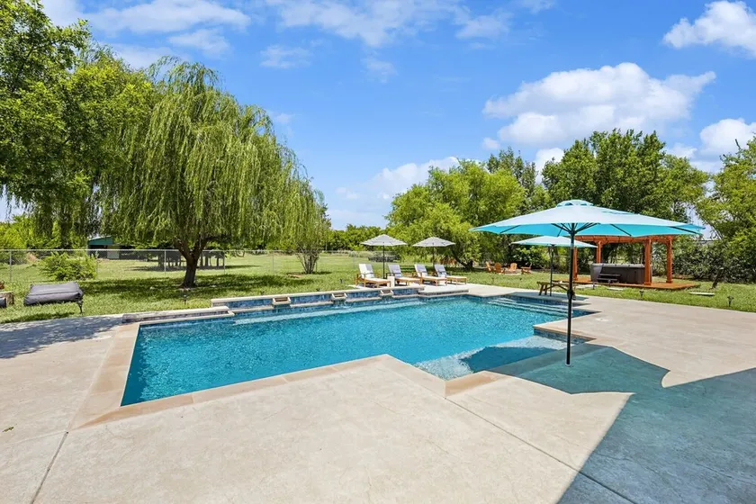 The Perfect Holiday Getaway 5BR 4BA with Pool and Hot Tub - Image 1