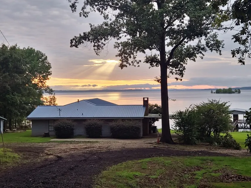 Welcome to Lochness Lakehouse at Toledo Bend - Image 1