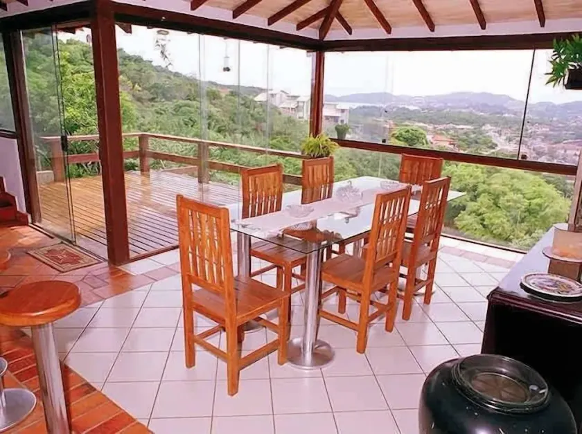 Luxurious house, sea view, swimming pool, sauna close to the best beaches and Rua das Pedras. - Image 1