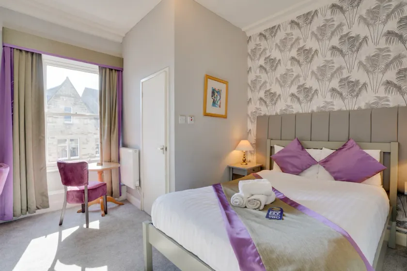 The County Hotel - Self Check-In, Ultra Fast WI-FI, Free Parking, Central Location - Image 1