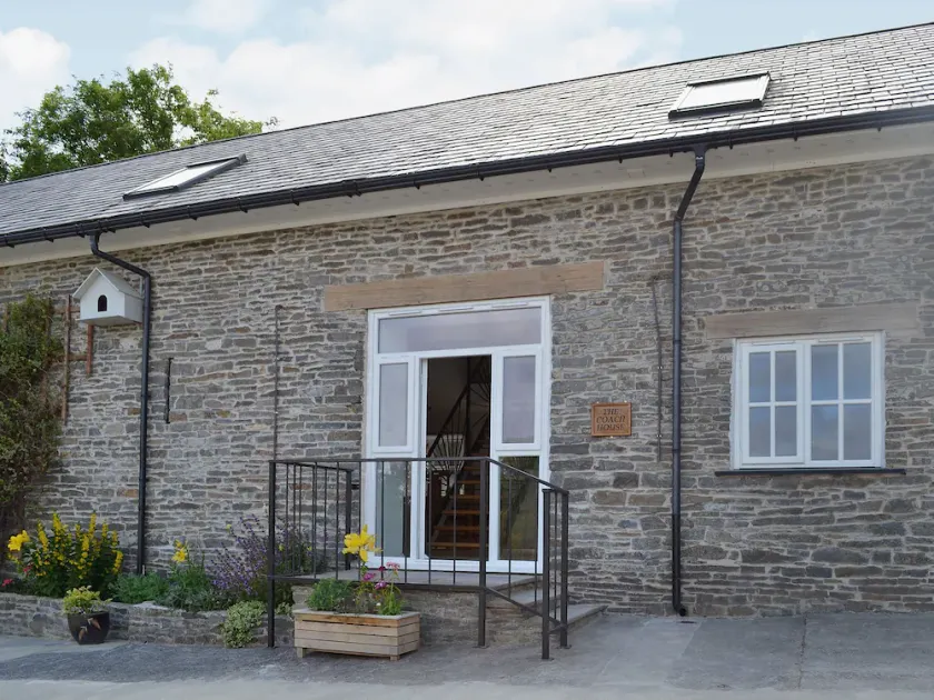 The Coach House - Or4 - Image 1