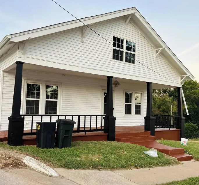 Vibey home a few blocks from downtown Hannibal - Image 1