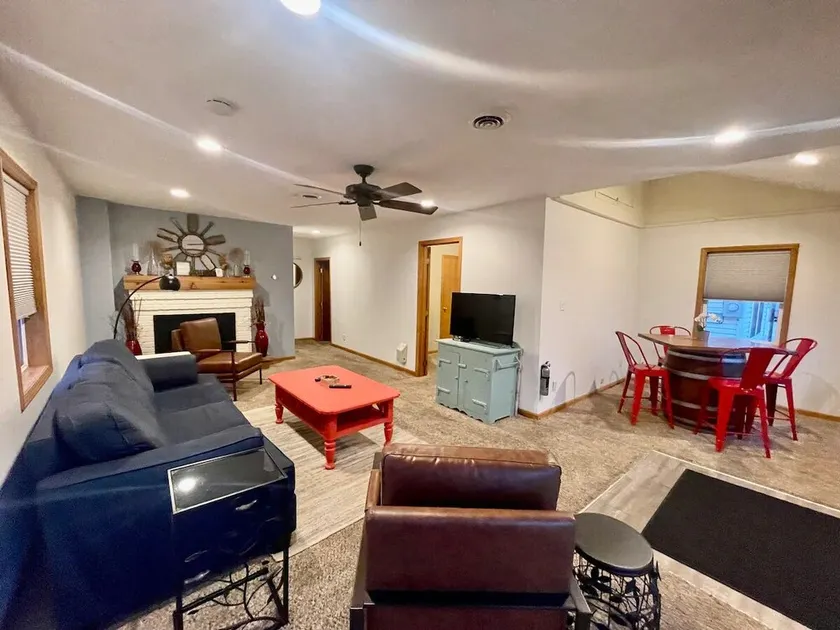 GAMs Getaway: 3 Bedrooms & Near Beach! - Image 1