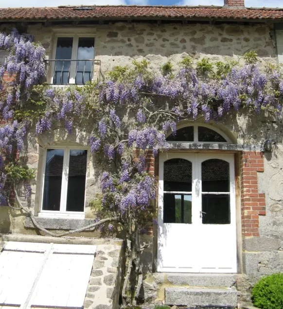 La Grange-two bedrooms - Image 1