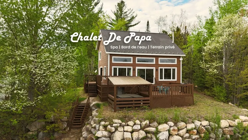 Chalet De Papa (Hot Tub & Perfect Ski Cottage) - Image 1