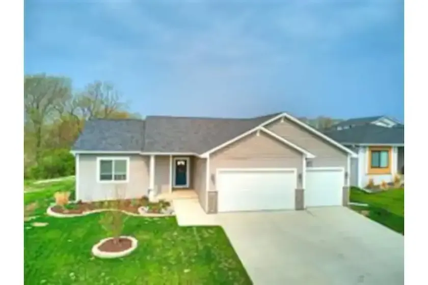 Modern Gorgeous 6 BR 3 Bath Ranch Home West Side OR 2nd Home Option Near Stadium - Image 1