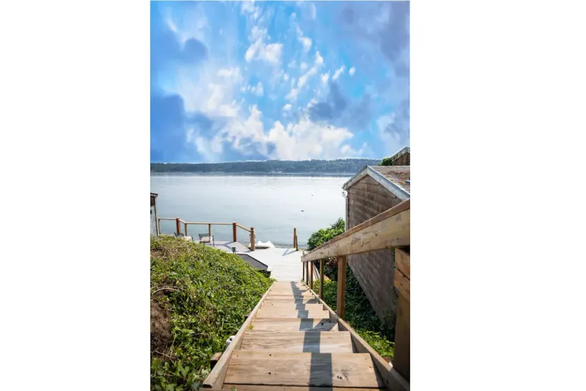 Private Waterfront Escape - Image 1