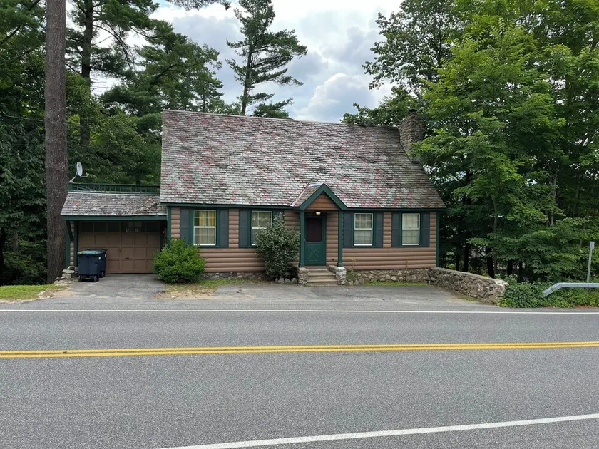 Tall pine house - Image 1