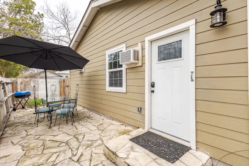 Elm Street Cottage - Image 1