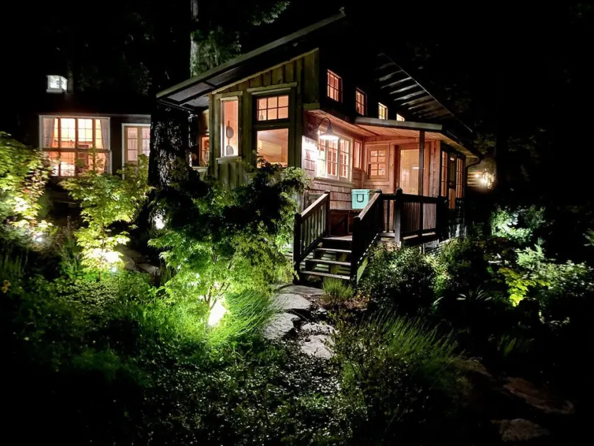 Waterfront Cottage, The Captains Cabin is a romantic, remote spot in the PNW. - Image 1