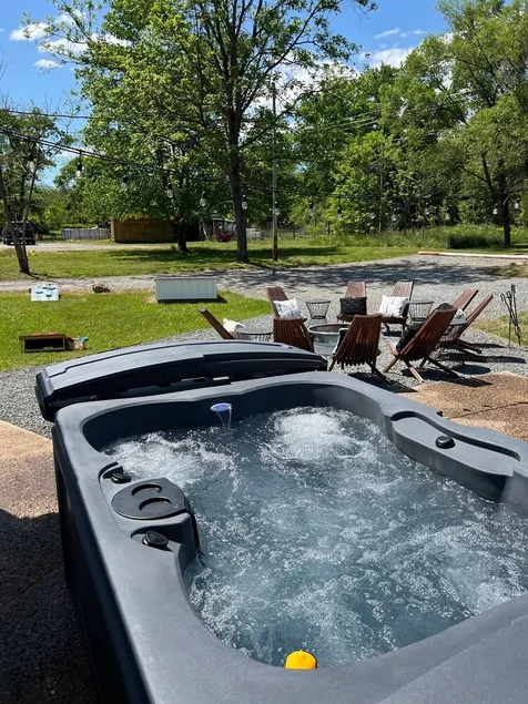 Carters Cottage Hot Tub, Fire Pit & Views - Image 1