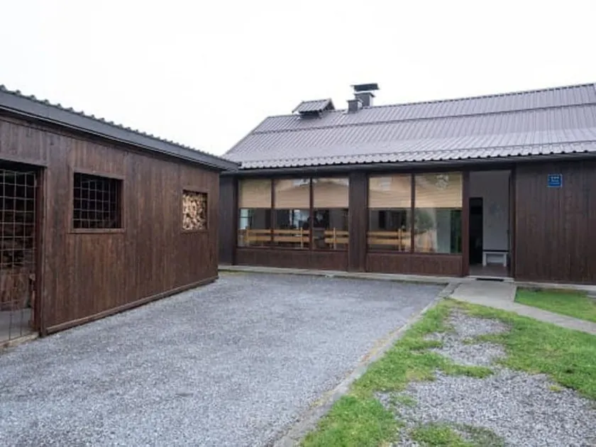 Cottage in Lovinac near Paklenica Park - Image 1
