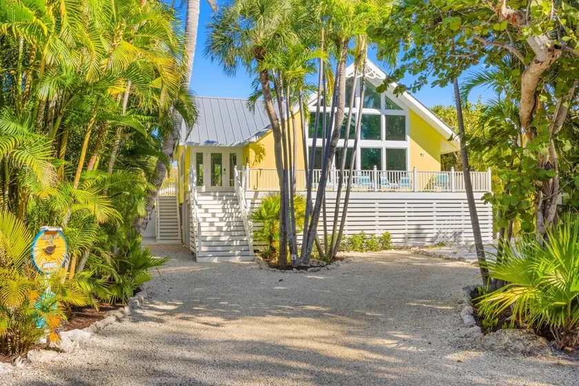 Six houses from stunning sandy Captiva Beaches ! - Image 1