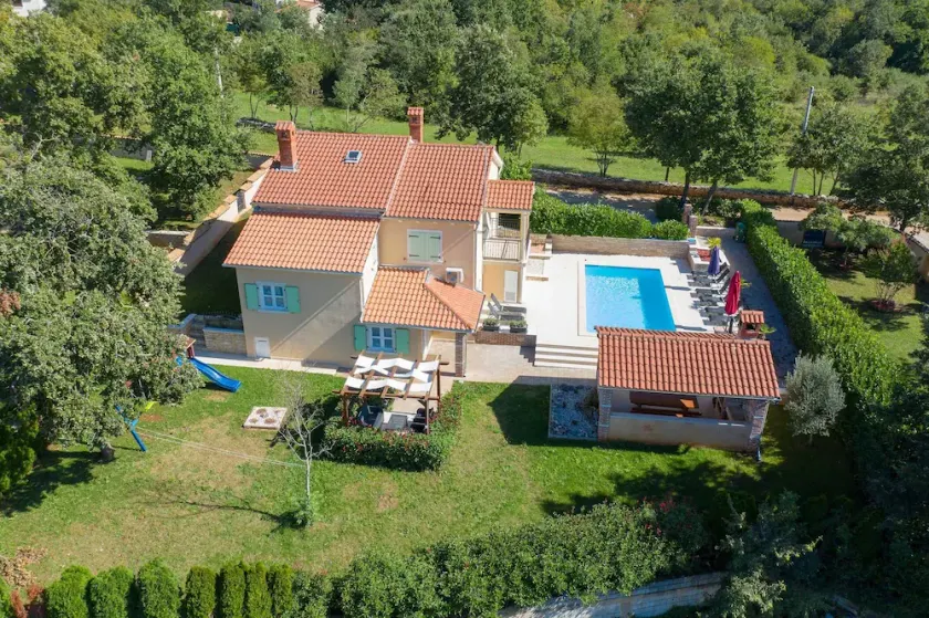 Sommerhus for 10, 145 m² med pool i rolige omgivelser - Image 1
