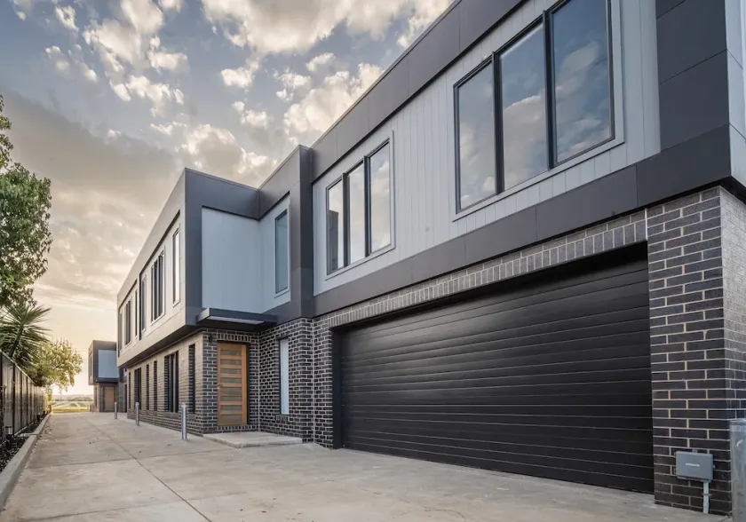 Luxury CBD Townhouse - Image 1