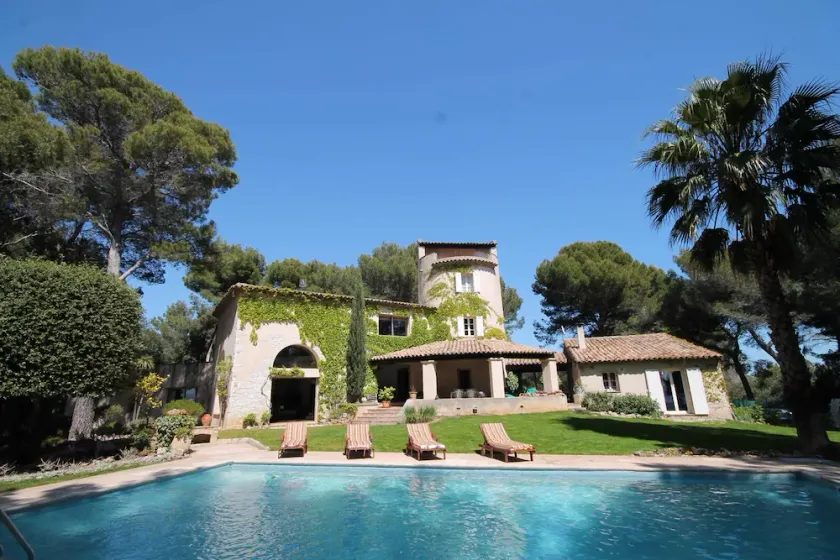 Beautiful country house in the heights of Cannes - Image 1