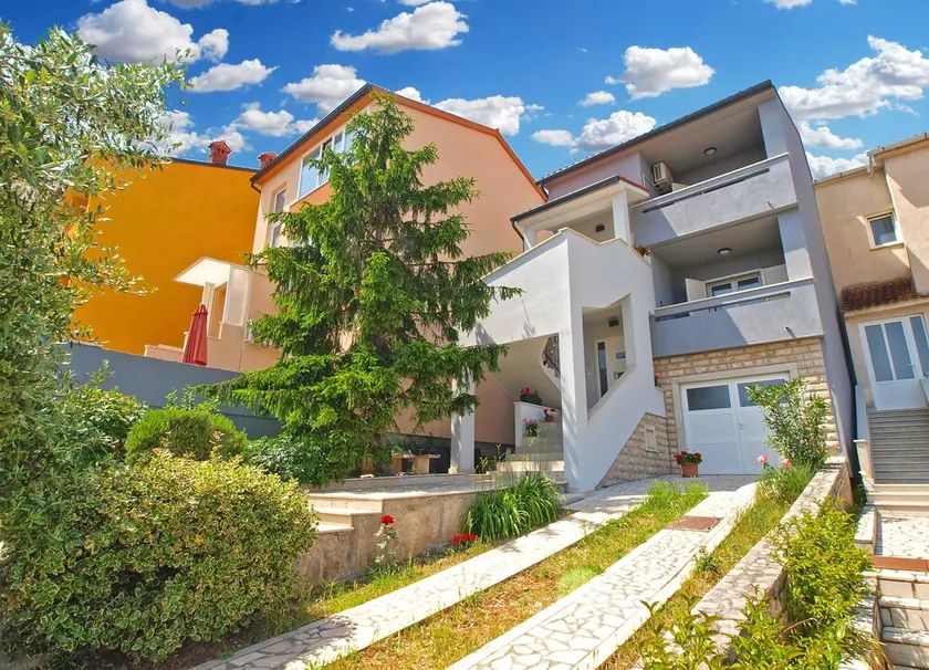 Apartment 1366/15971 (Istria - Pula), 1500m from the beach - Image 1