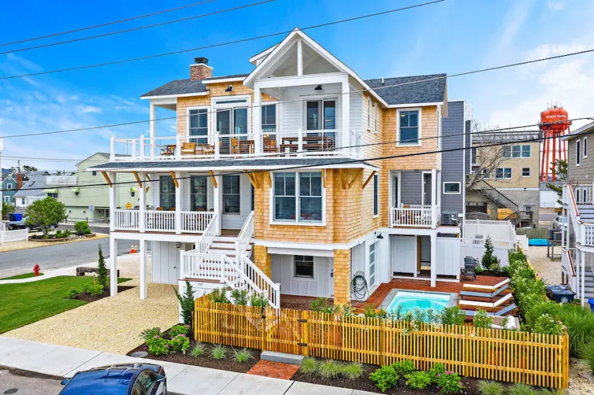 270 Degree Bay Views! Amazing home with a Pool!!! Weeks of 8/15 and 8/22 avail. - Image 1