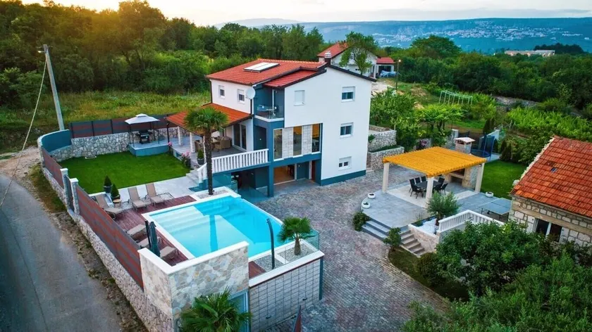 ctim228 - Lyxig och modern villa med pool, Zmijavci, 10 personer - Image 1