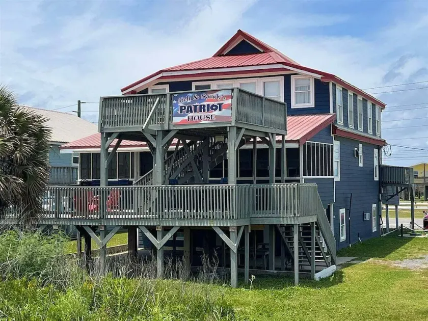 Patriot House - Beachfront - Island Realty - Image 1